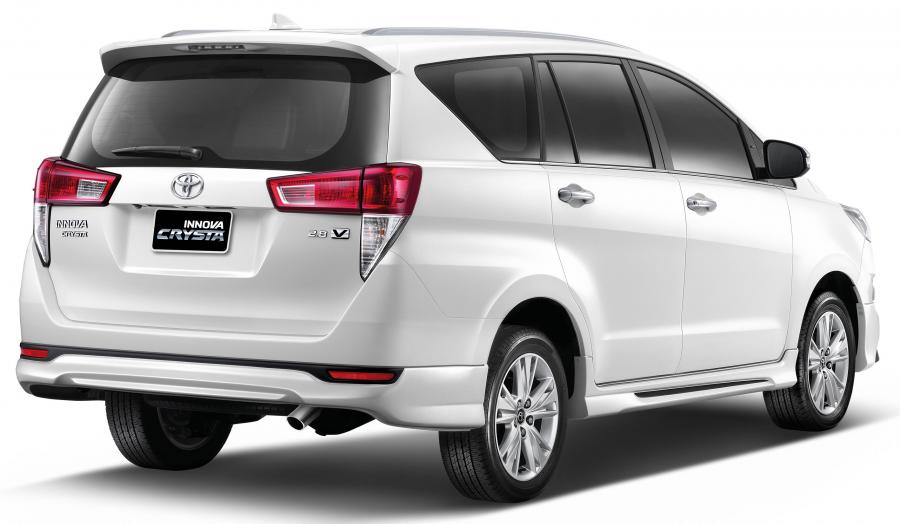  Toyota Innova Crysta 2016 года  (фото 3 из 3)